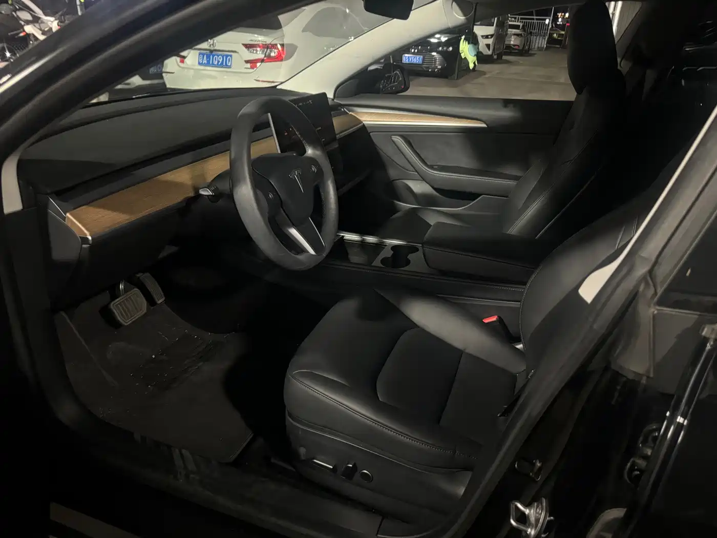 Фото 4 - Tesla Model 3