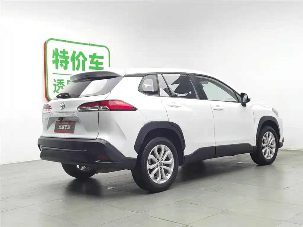 Toyota Frontlander 2022 2.0L CVT Leading Edition фото 2