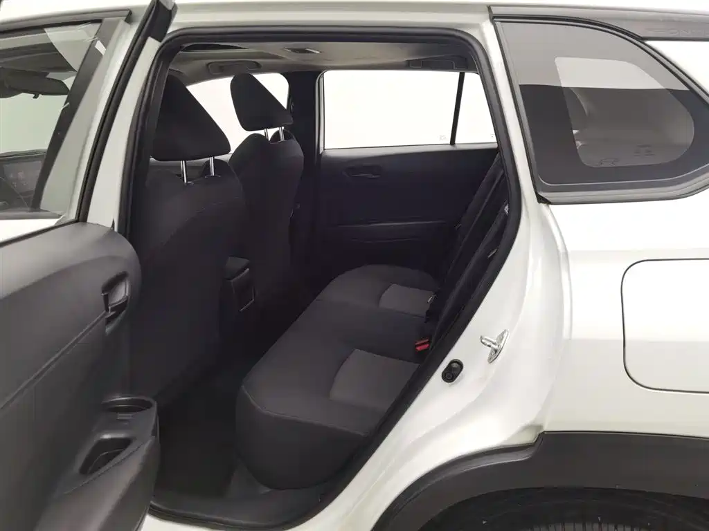 Toyota Frontlander 2022 2.0L CVT Leading Edition фото 15