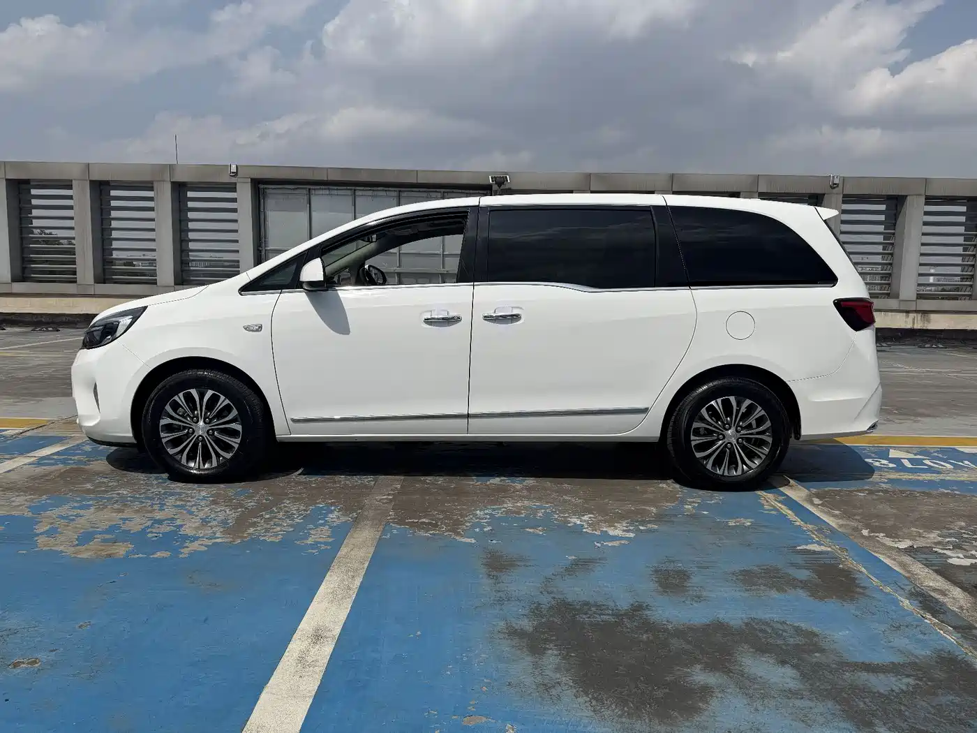 Buick GL8 2021 Land Business Class 652T Luxury фото 5