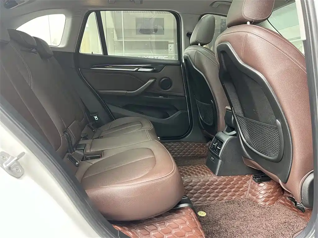BMW X1 2020 xDrive25Li Premium Edition фото 7