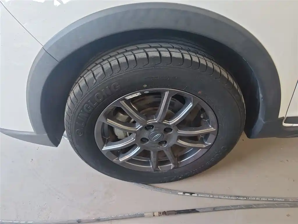 Photo 25 - Geely Vision X3