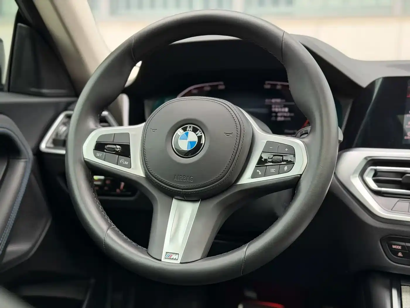 BMW 2 Series (Import) 2022 225i M Shadow Edition фото 5