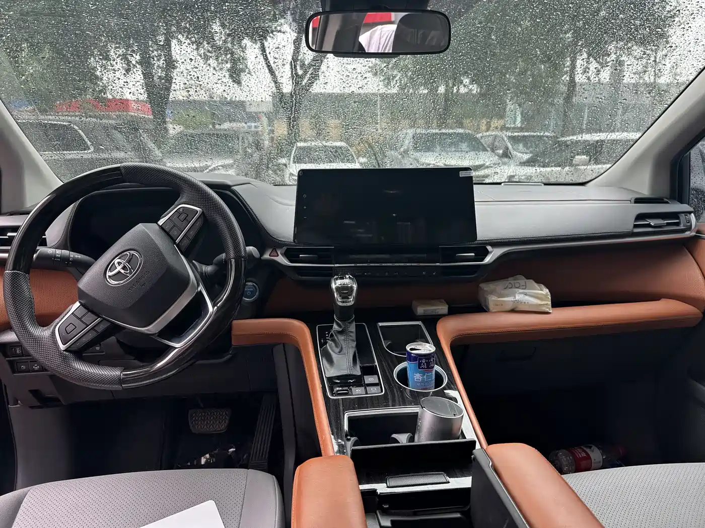 Toyota Granvia 2023 2.5L Hybrid Luxury Edition фото 7