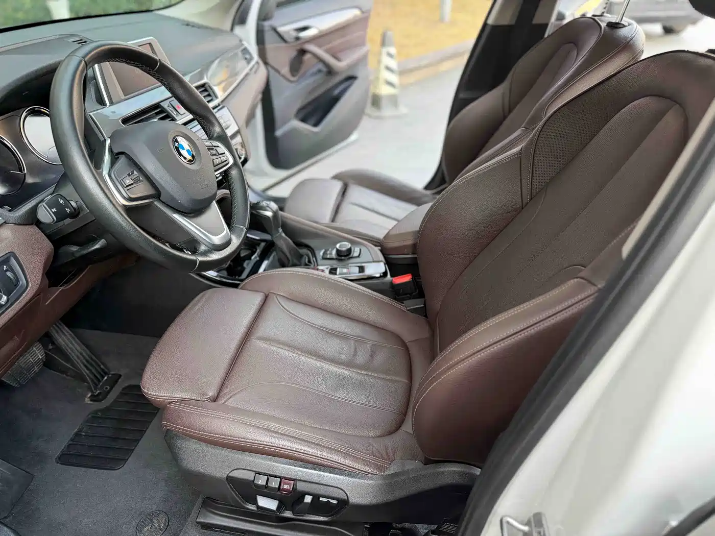 BMW X1 2018 xDrive20Li Premium Model фото 6