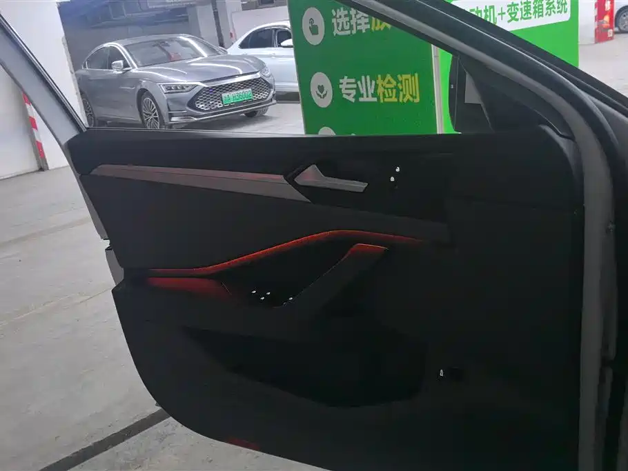Volkswagen Sagitar 2021 280TSI DSG Surpassing Edition фото 7