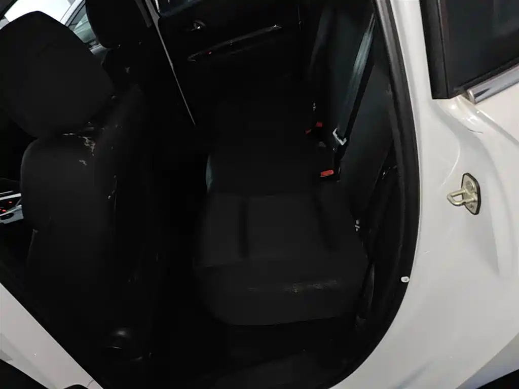 Peugeot 3008 2015 2.0L Automatic Classic Edition фото 17