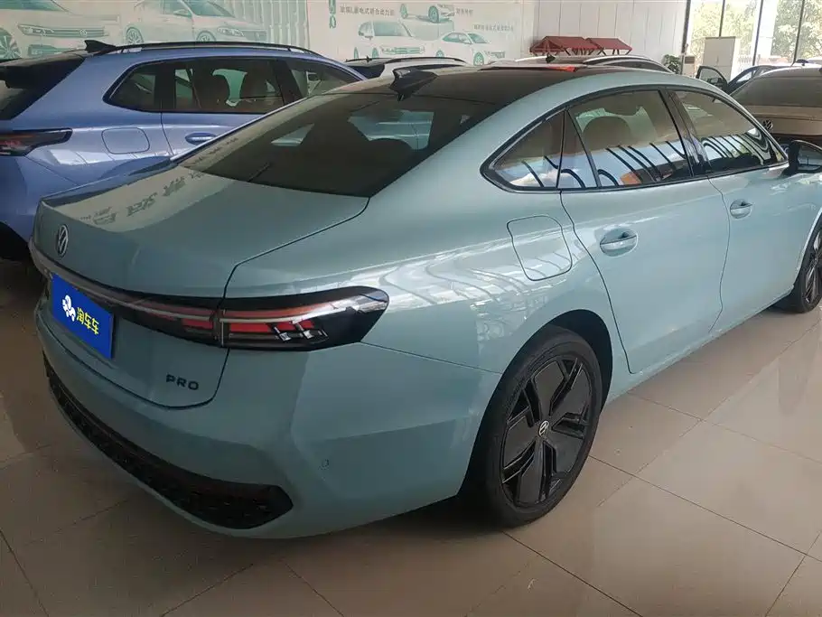 Volkswagen Passat 2025 Model Pro 380TSI Starlight Dragon Premium Edition фото 3