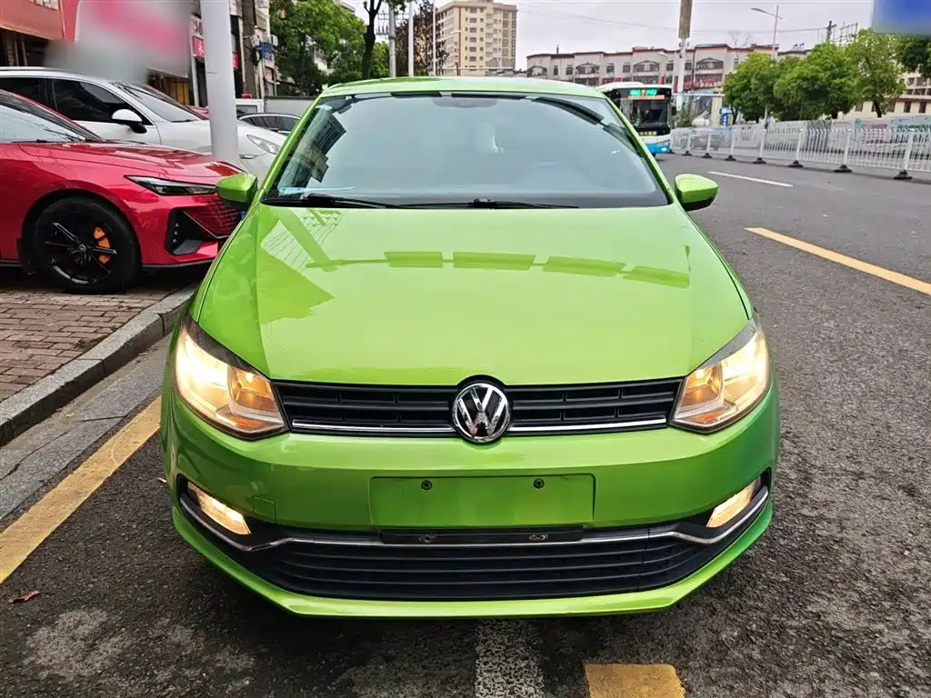 Volkswagen Polo 2014 1.6L Automatic Comfort Edition фото 3