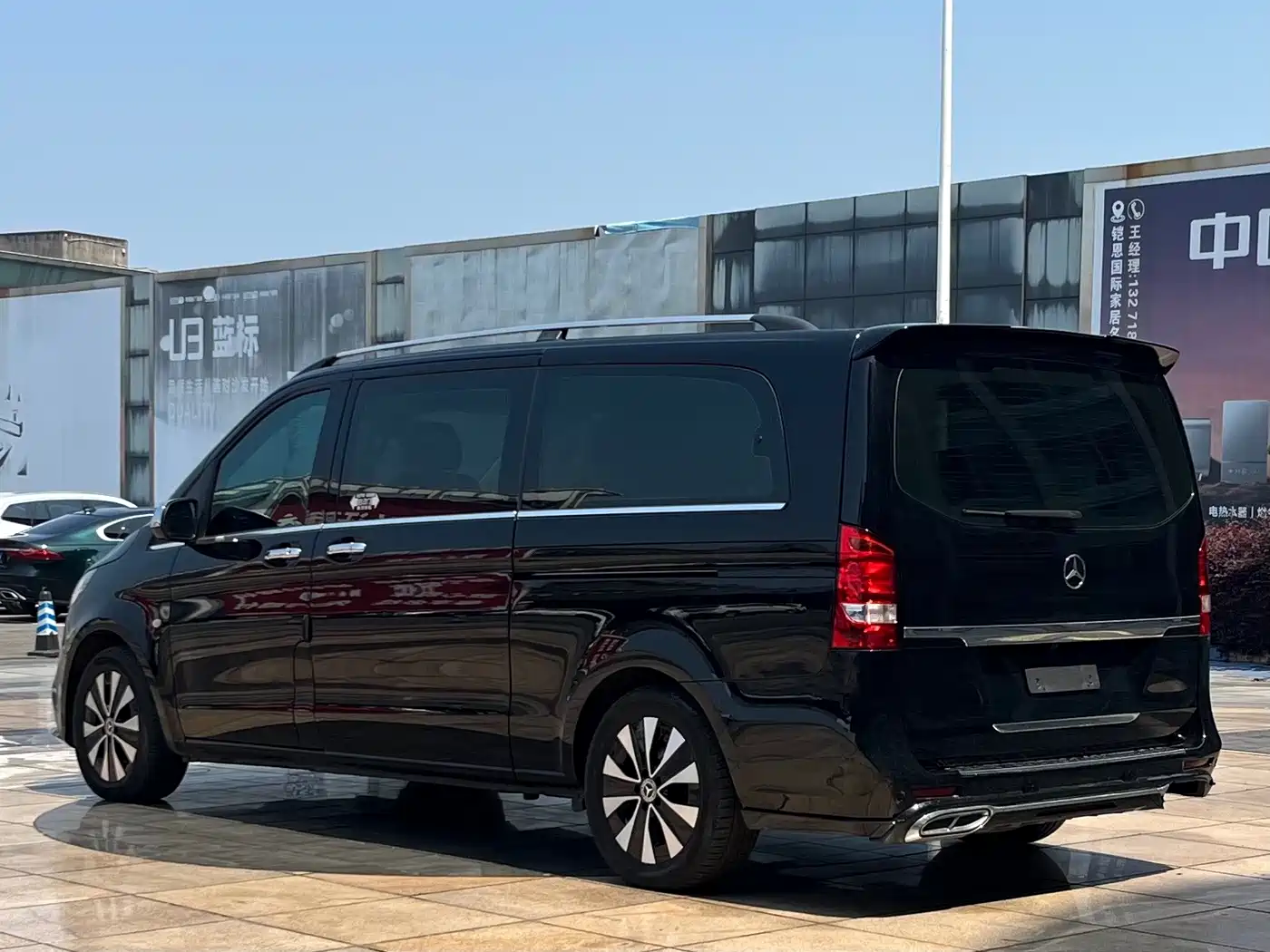 Mercedes-Benz Vito 2023 2.0T Business 7-Seater фото 13