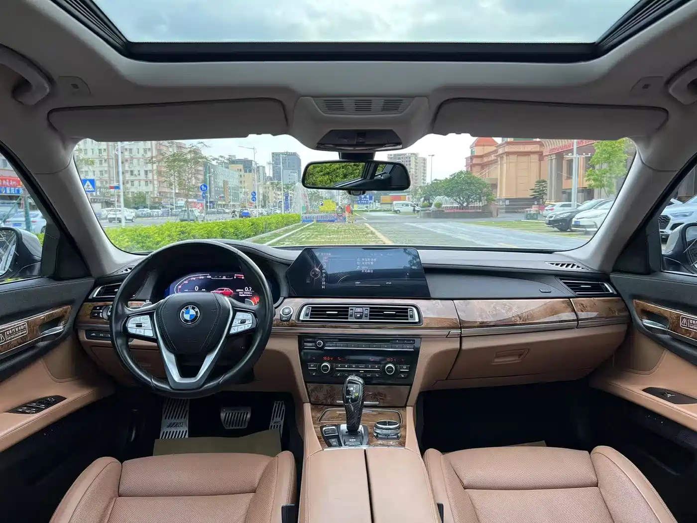 BMW 7 Series 2013 Model 740Li Luxury фото 17