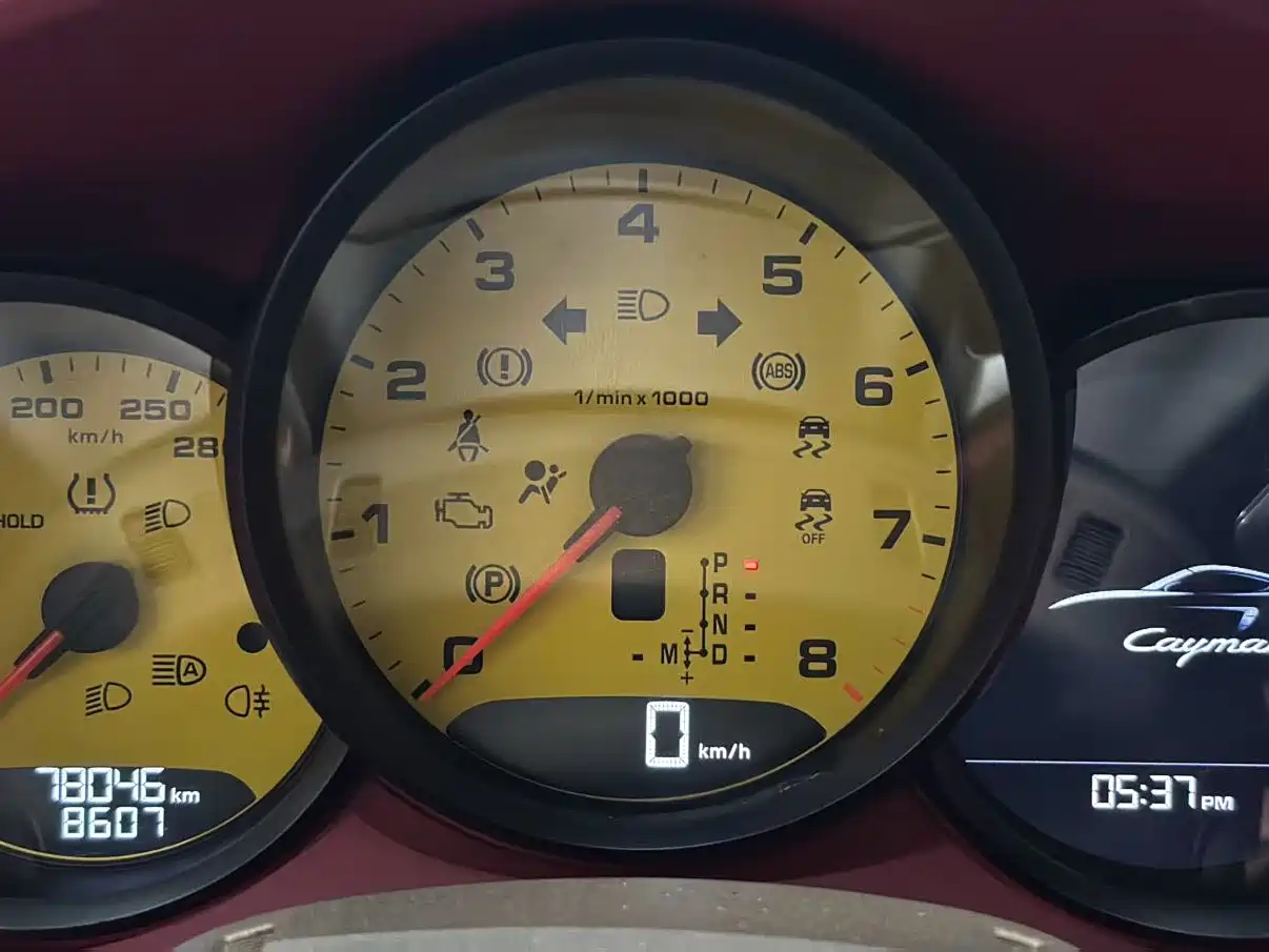 Porsche 718 2018 Cayman 2.0T фото 15