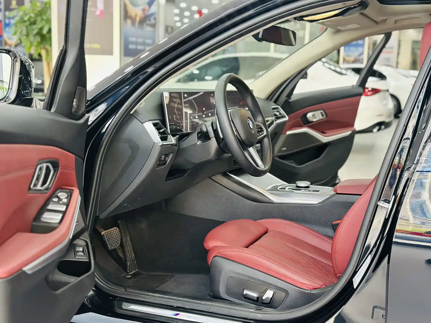 BMW 3 Series 2023 325Li M Sport Black Night Package фото 4