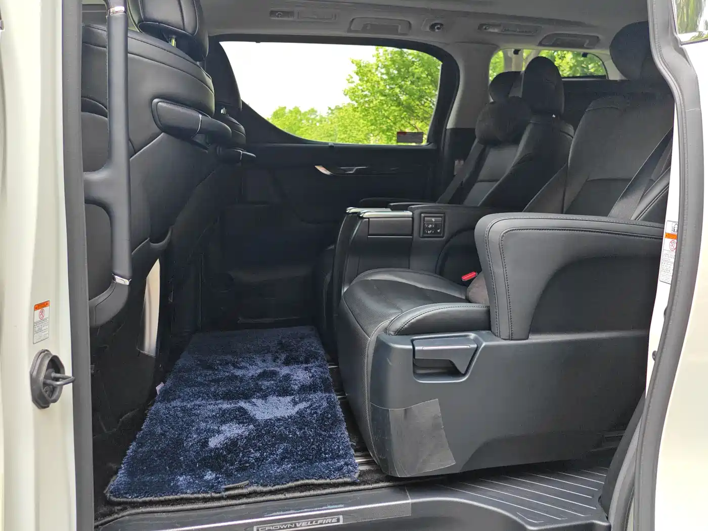 Toyota Vellfire 2021 Crown Hybrid 2.5L HV Luxury Edition фото 8
