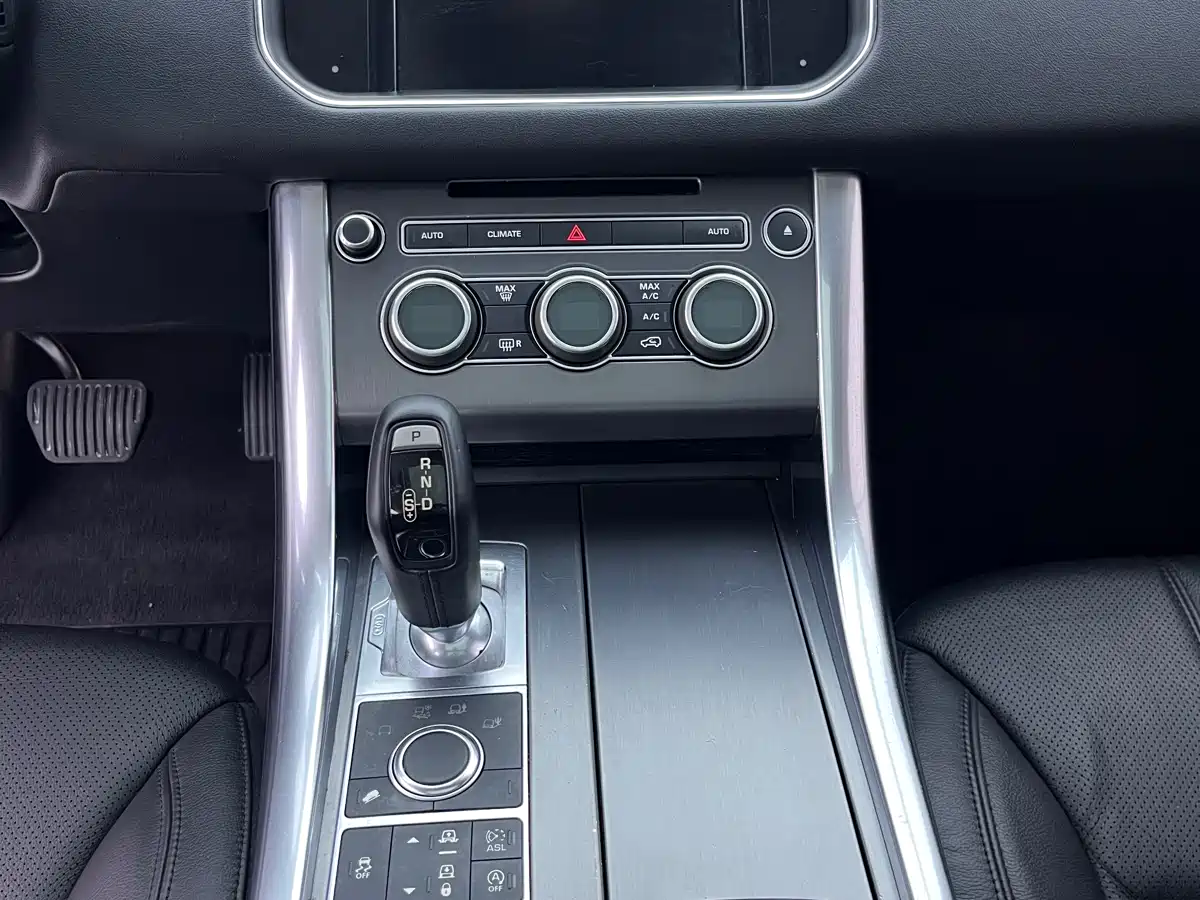 Land Rover Range Rover Sport 2016 3.0 SDV6 HSE фото 6