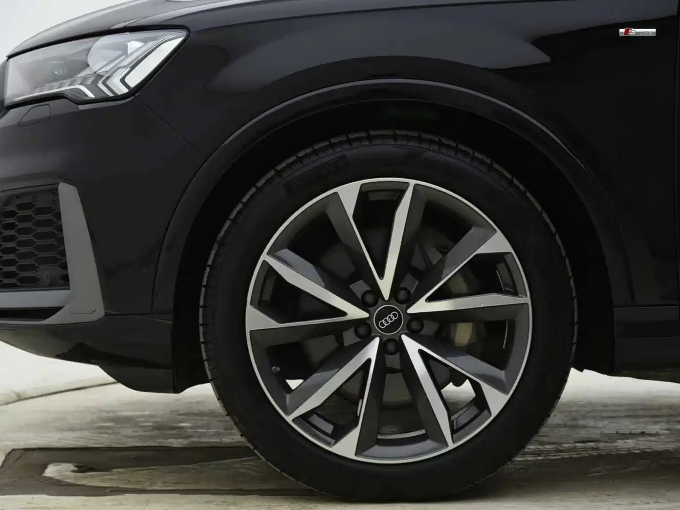Audi Q7 2021 55 TFSI quattro S line Sport фото 5
