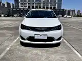 Фото 4 - Chrysler Pacifica PHEV