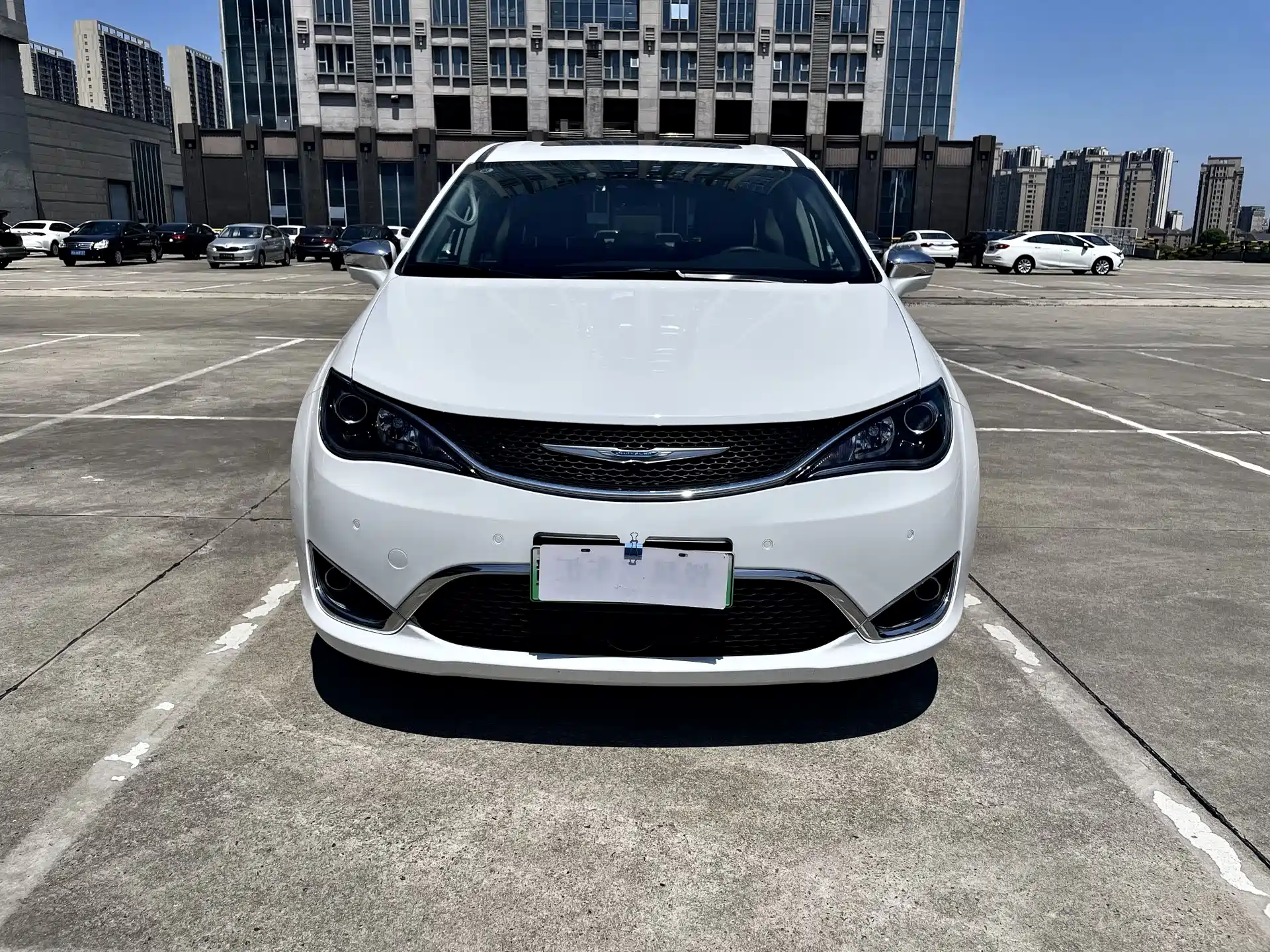 Фото 4 - Chrysler Pacifica PHEV