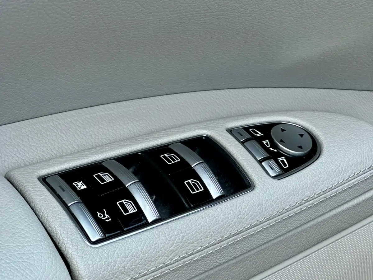 Mercedes-Benz S-Class 2010 S 350 L Luxury фото 22