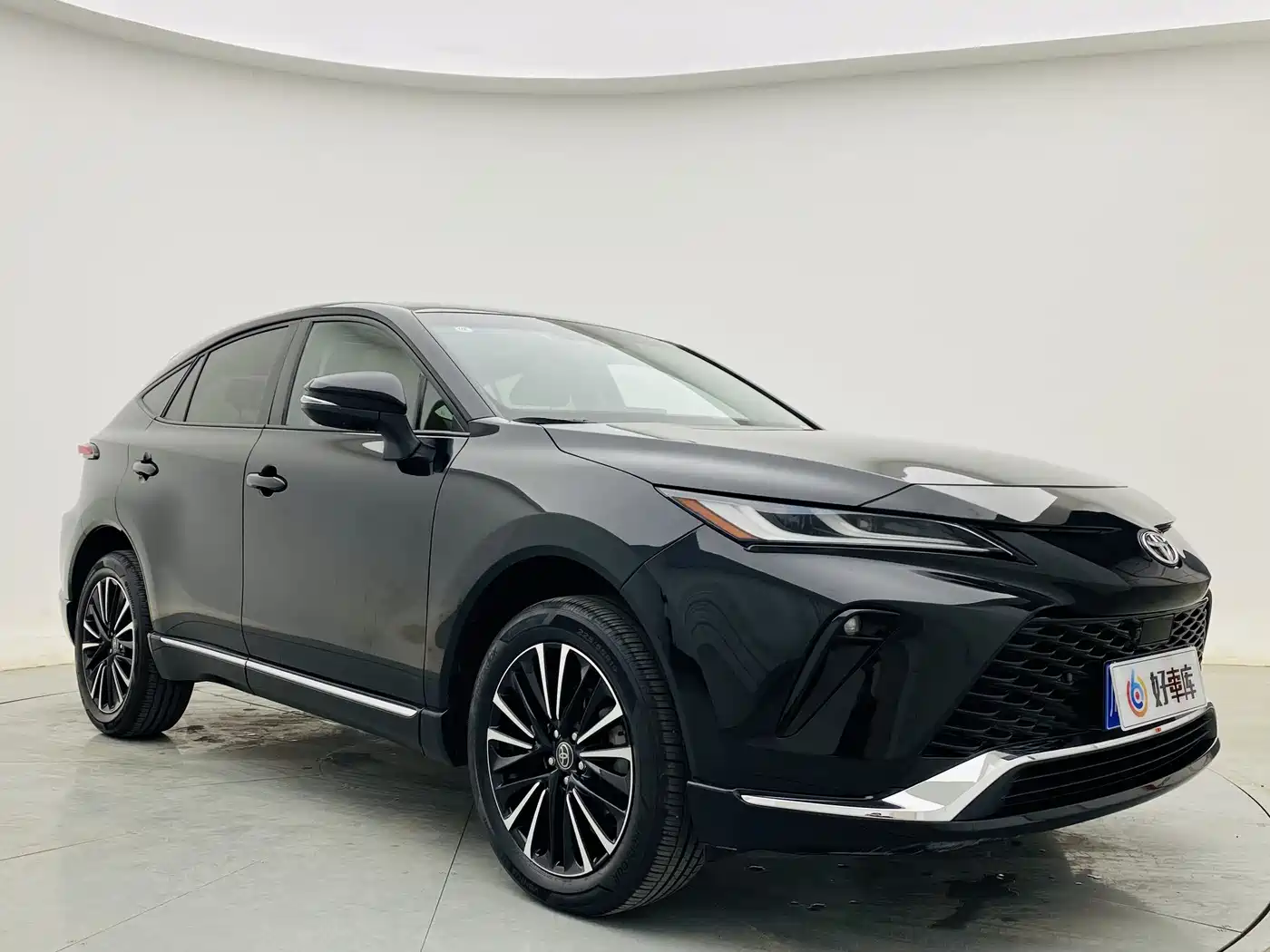 Toyota Venza 2022 2.0L CVT AWD Ultimate Edition фото 3