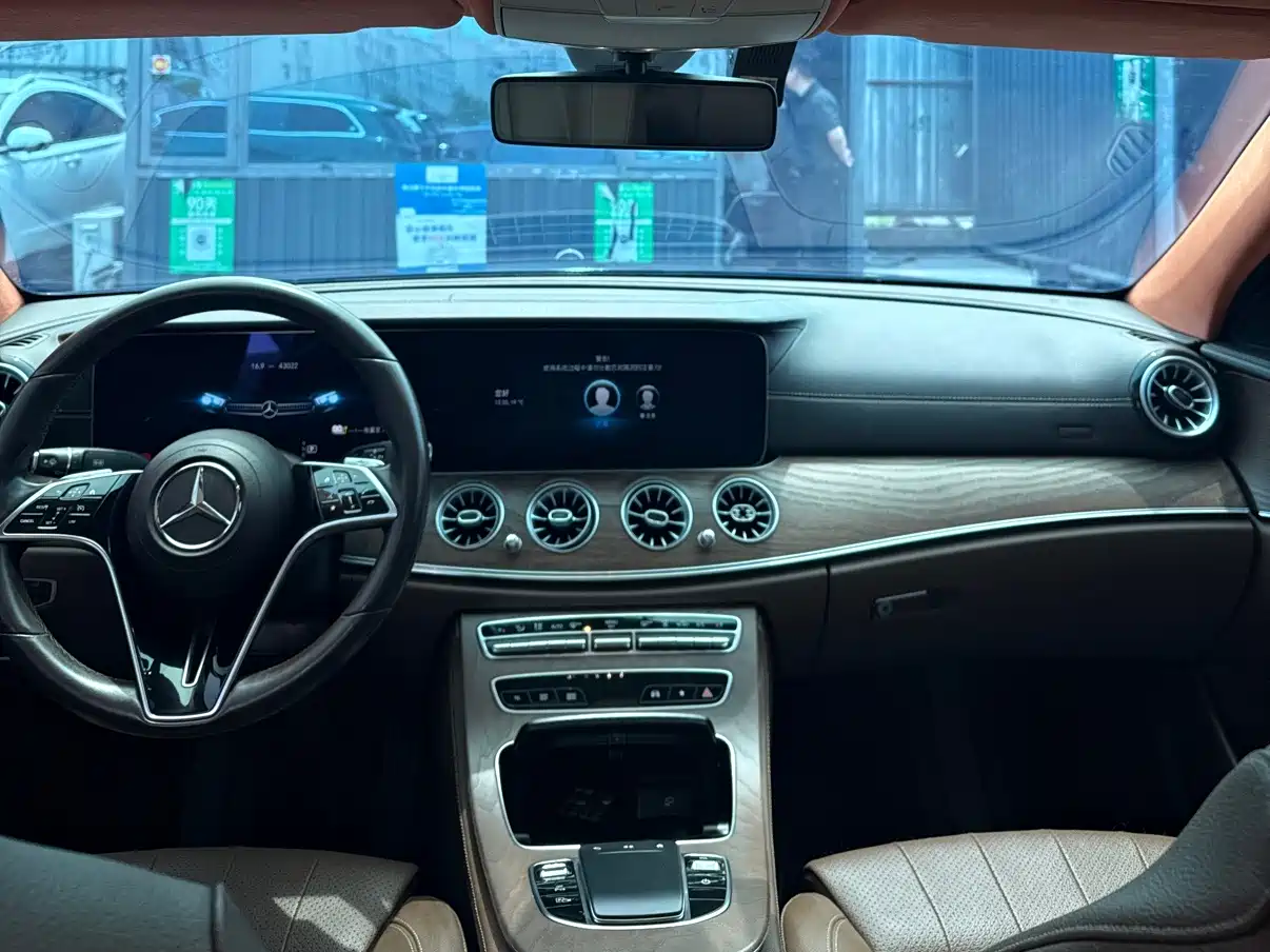 Mercedes-Benz E-Class New Energy 2022 Facelift E 350 e L Plug-in Hybrid Sport Sedan фото 4