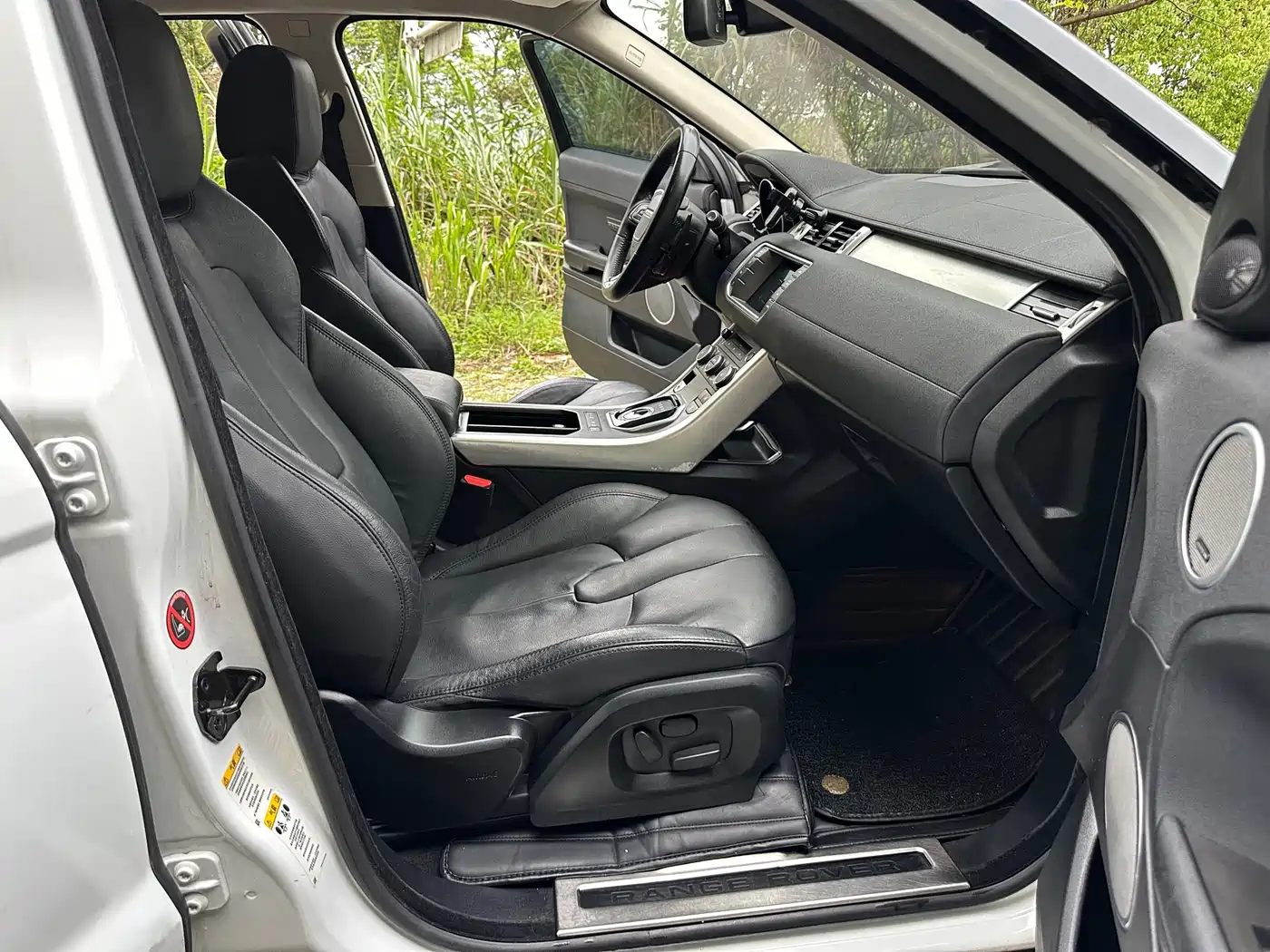 Land Rover Range Rover Evoque (Import) 2014 2.0T 5-door Brilliance Premium фото 11