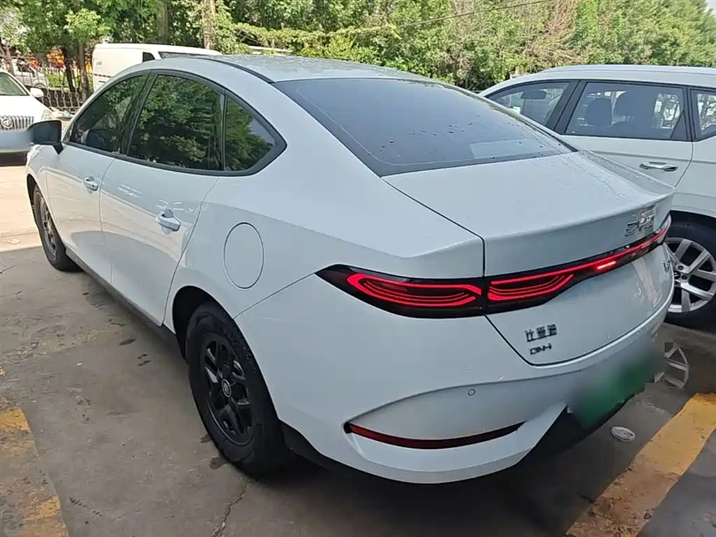 BYD Qin PLUS 2025 DM-i Smart Drive 55KM Leader фото 5