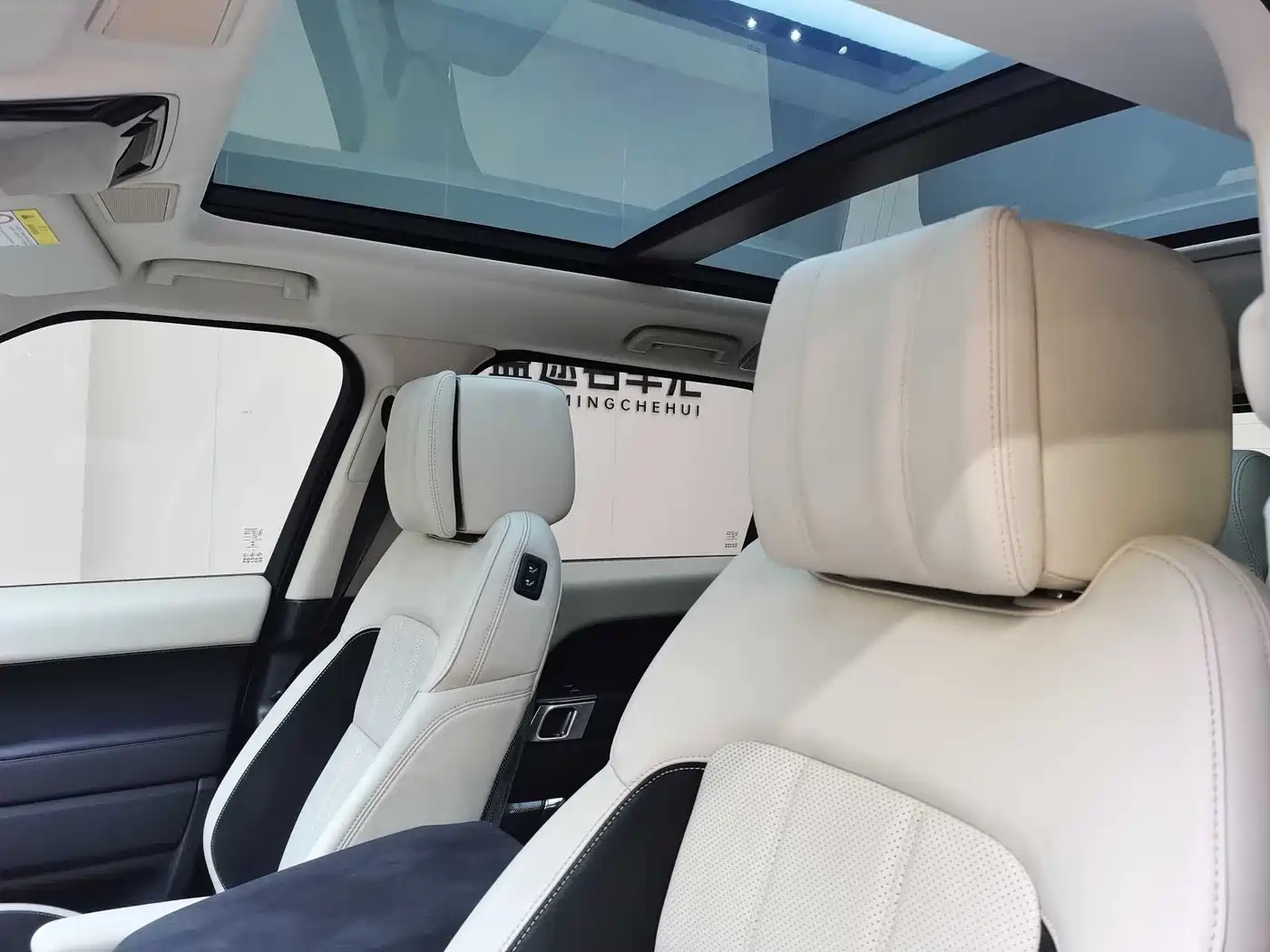 Land Rover Range Rover Sport 2022 3.0 L6 Indigo Flowing Light Edition фото 6
