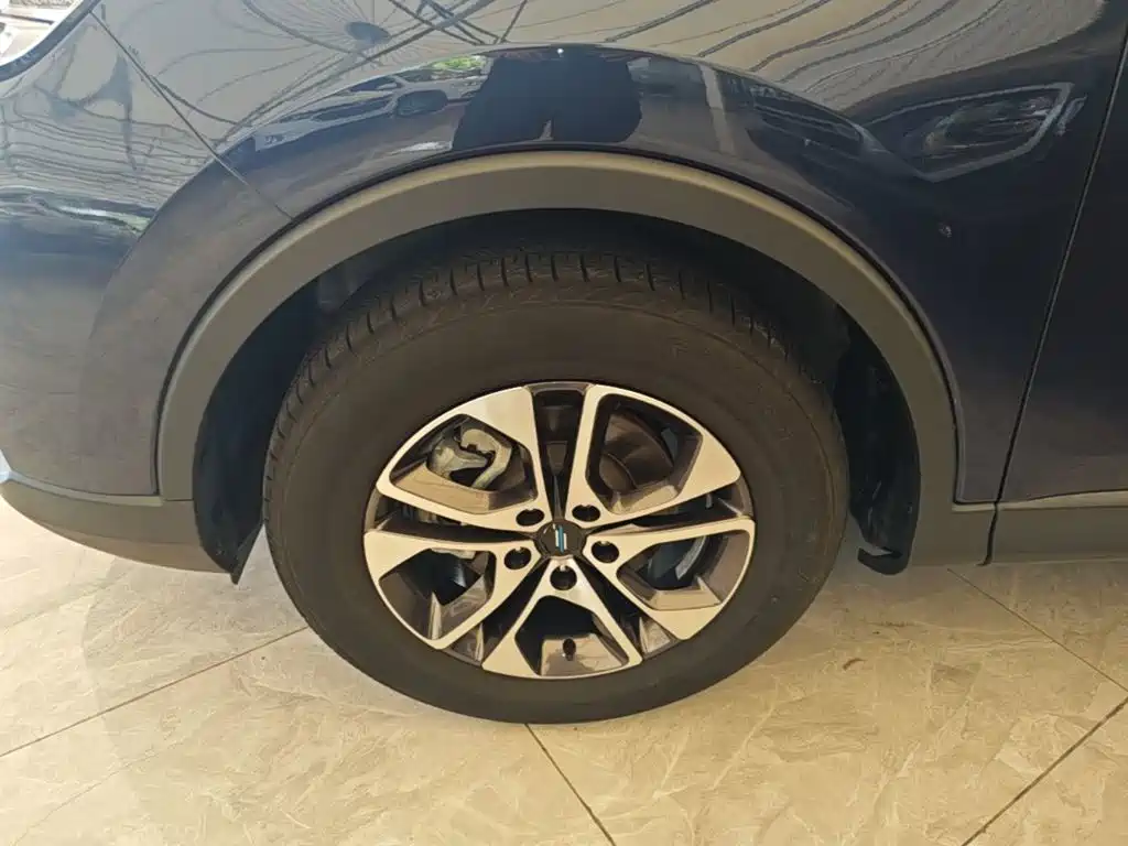 Changan Oshan Cosmos Pro 2022 2021 1.5T Manual Elite 7-seater