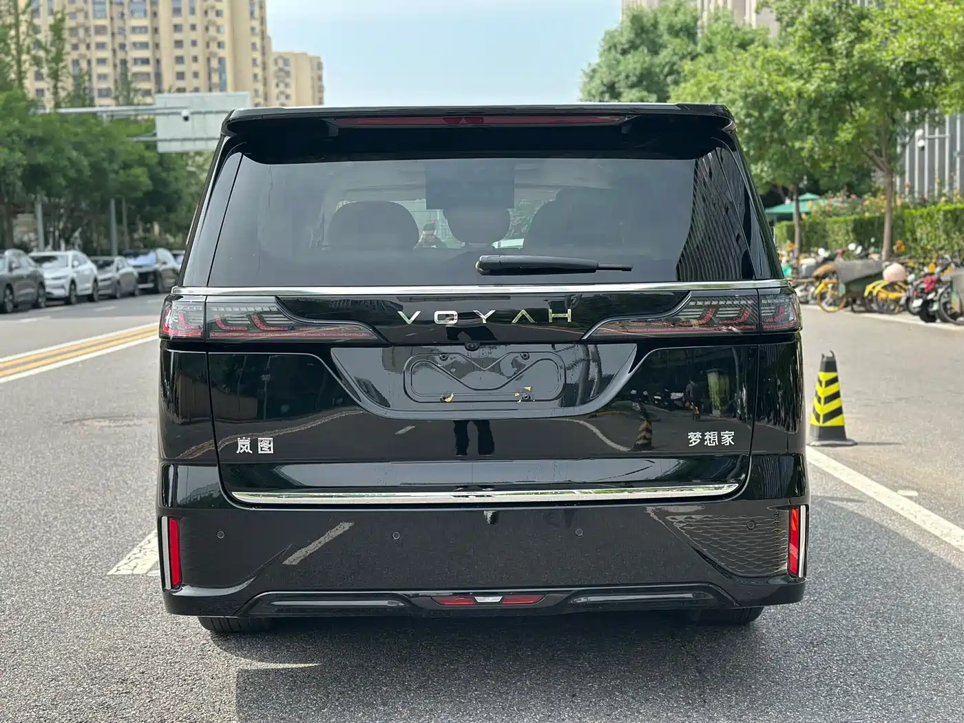 Voyah Auto Voyah Dreamer 2025 PHEV 4WD Kunpeng Premium Edition фото 14