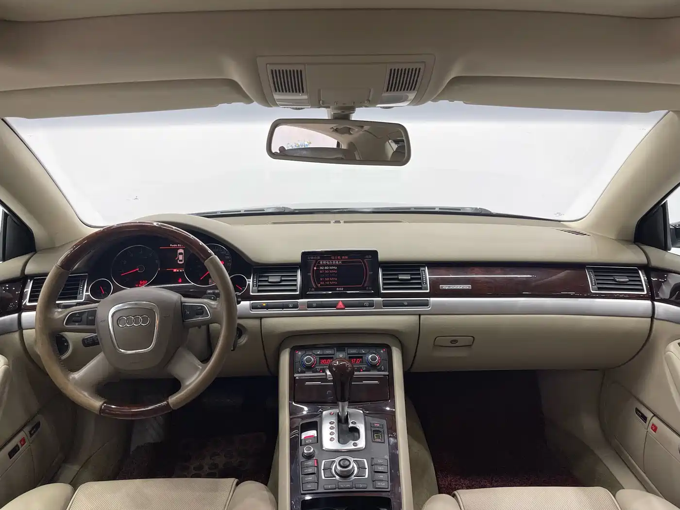Audi A8 2009 Audi A8L 4.2 FSI quattro Premium фото 18