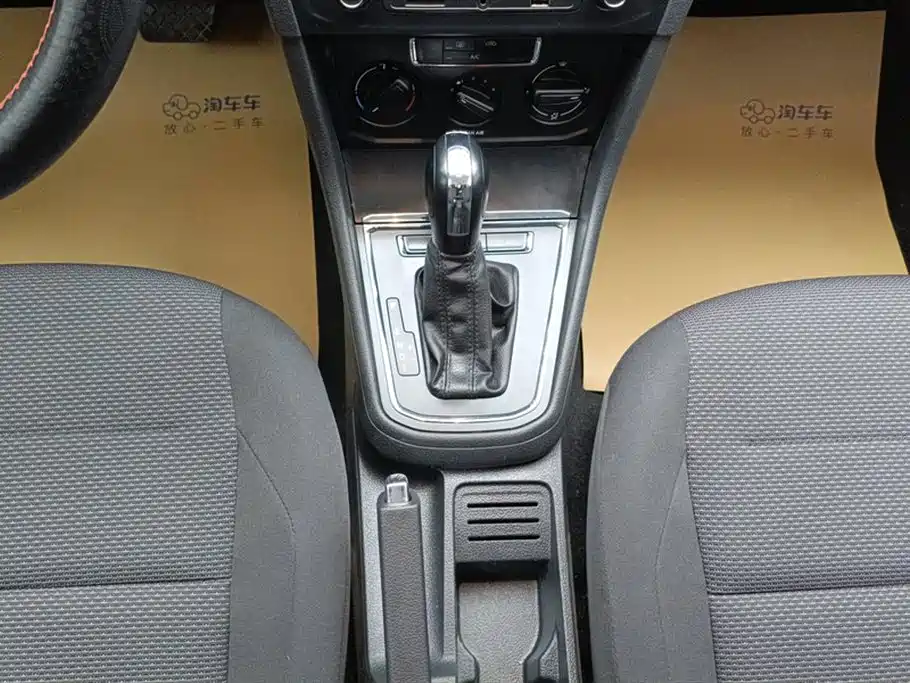 Volkswagen Bora 2018 1.5L Automatic Fashion фото 16