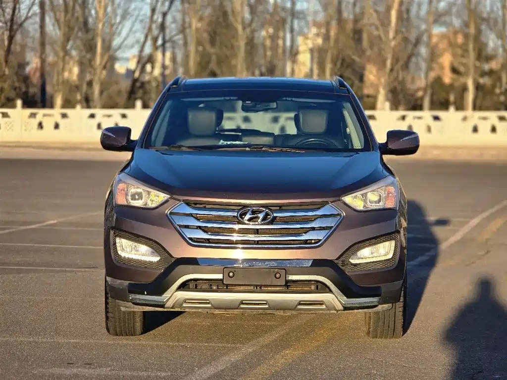 Hyundai Santa Fe 2013 Model 2.4L Automatic 2WD Smart фото 2