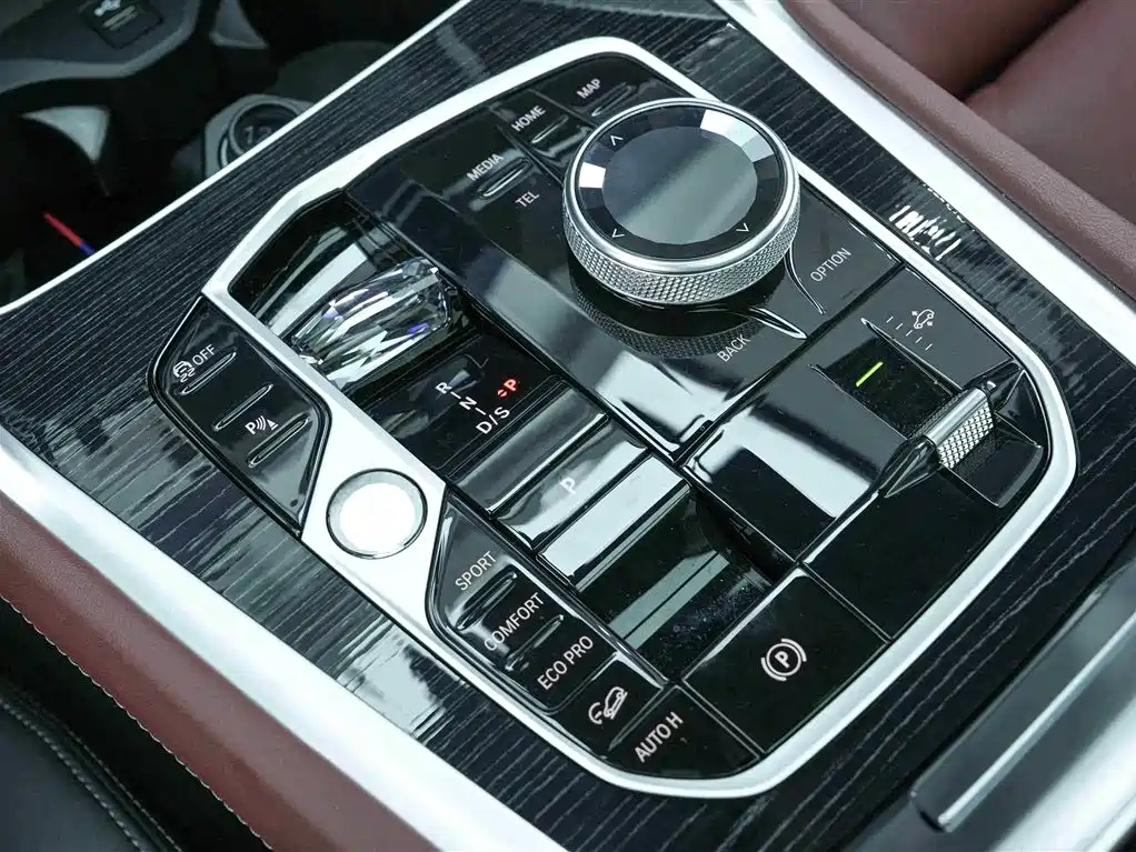 BMW X6 2023 xDrive40i M Sport Package фото 10
