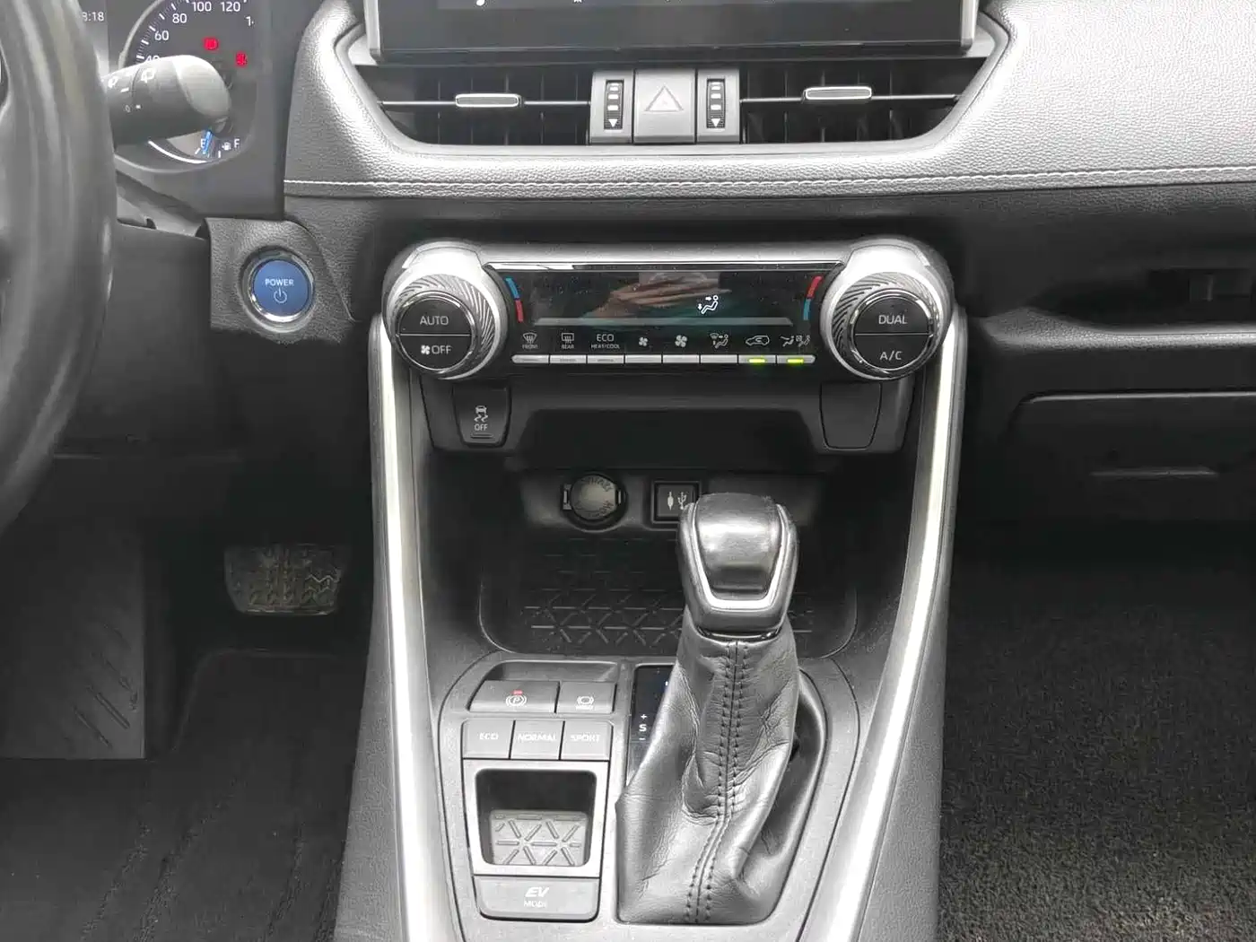 Toyota Wildlander 2021 Hybrid 2.5L E-CVT 2WD Luxury Edition фото 10