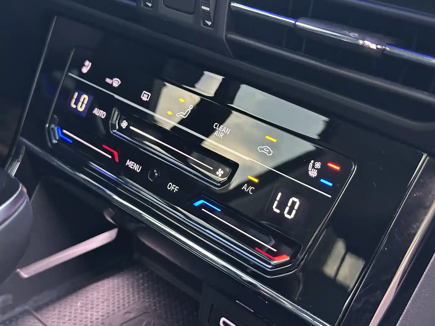 Volkswagen Passat 2023 330TSI Luxury Edition фото 9