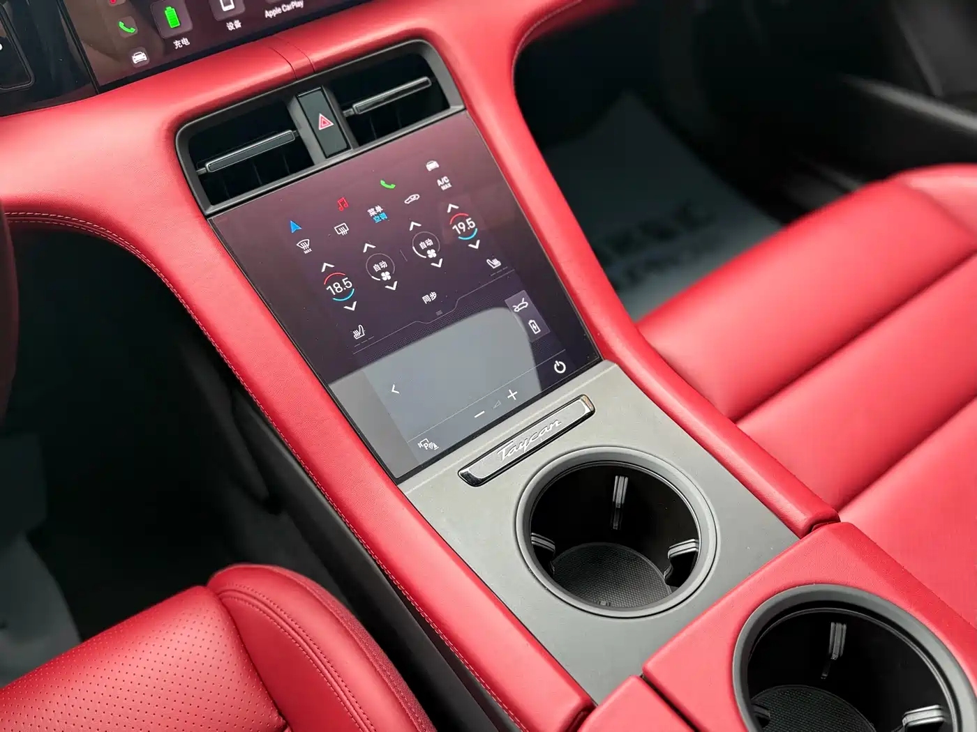 Porsche Taycan 2019 Taycan 4S фото 17