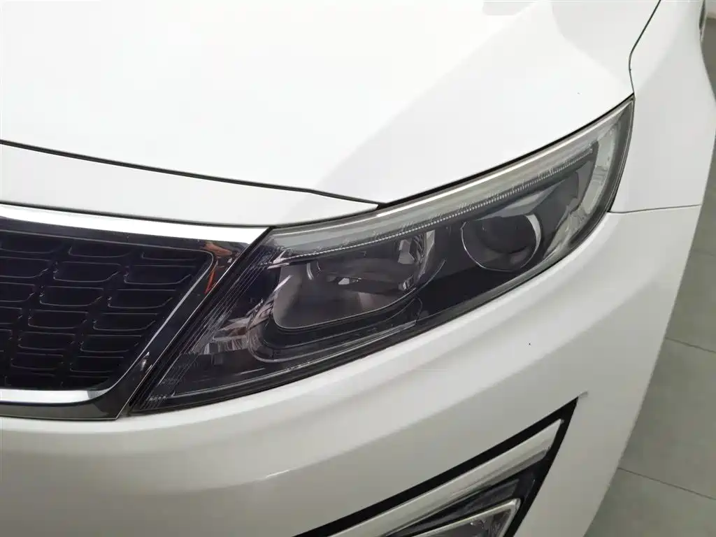 Kia K5 2015 2.0L Automatic LUX фото 7