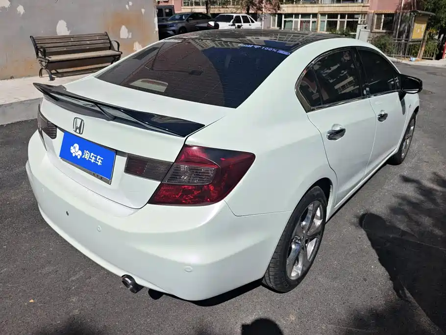 Фото 3 - Honda Civic