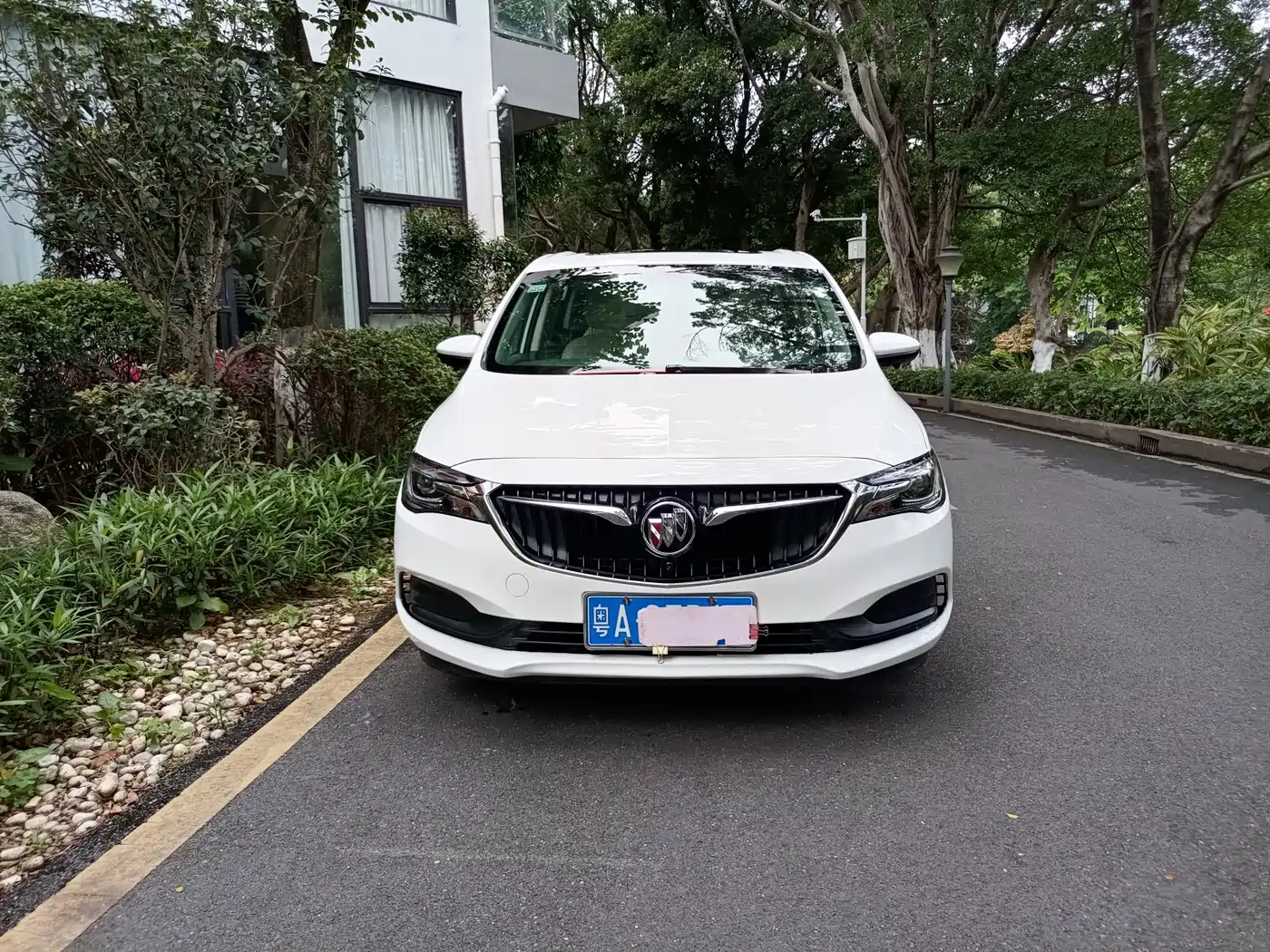 Buick GL6 2018 18T 6-Seater Elite фото 2