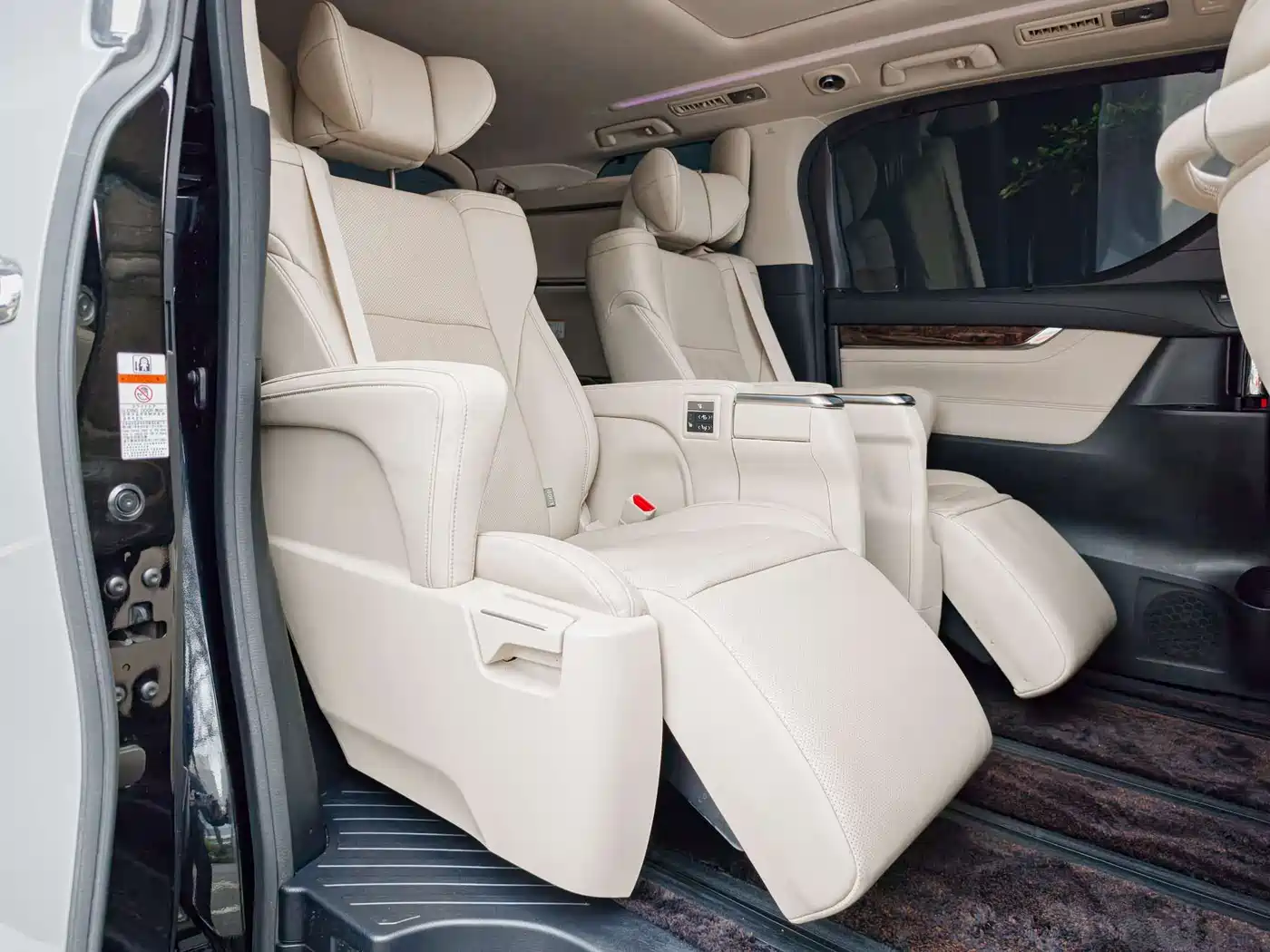 Toyota Alphard 2018 Facelift 3.5L Luxury Edition фото 12