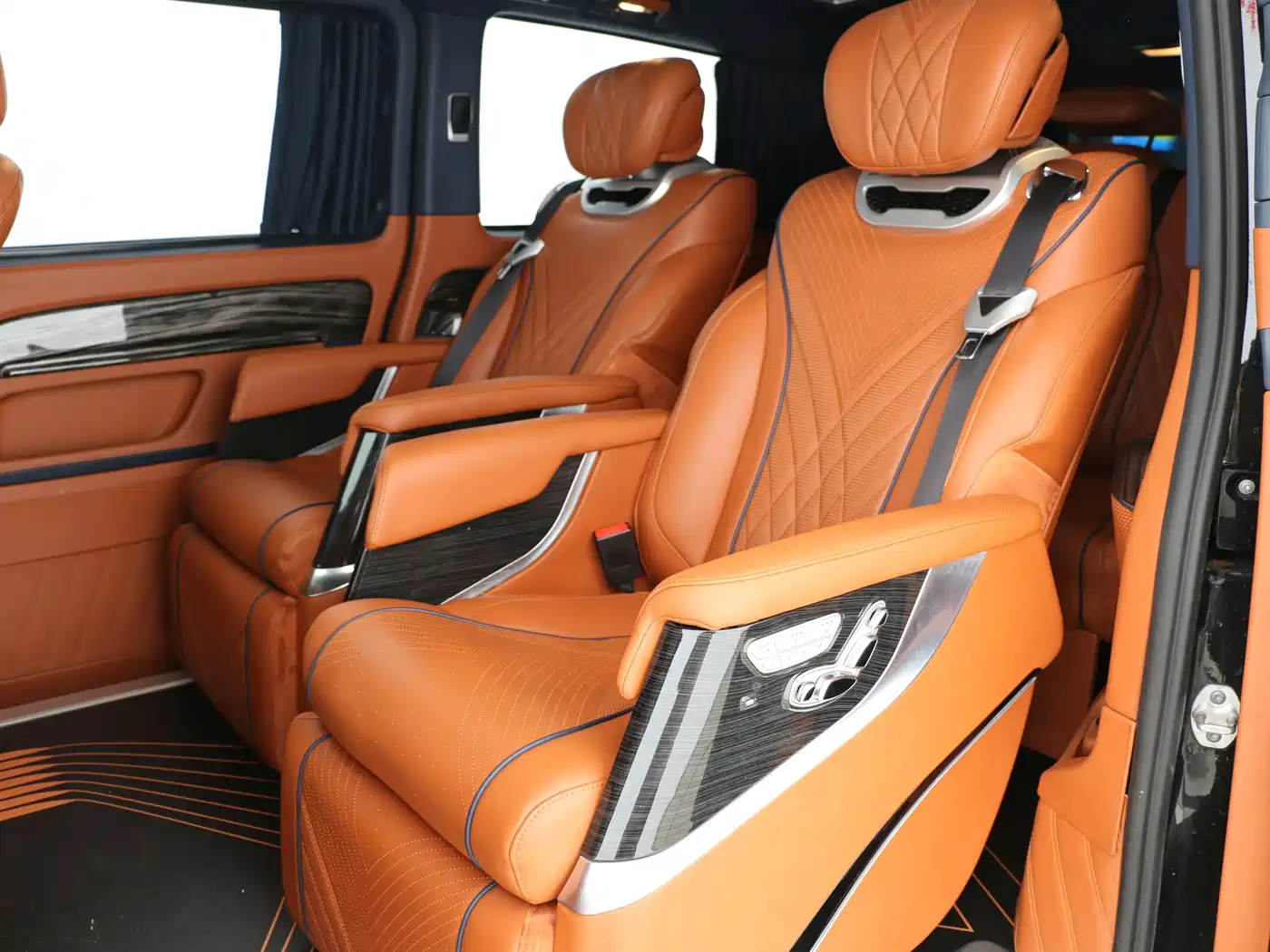 Mercedes-Benz Vito 2023 2.0T Business 7-Seater фото 13