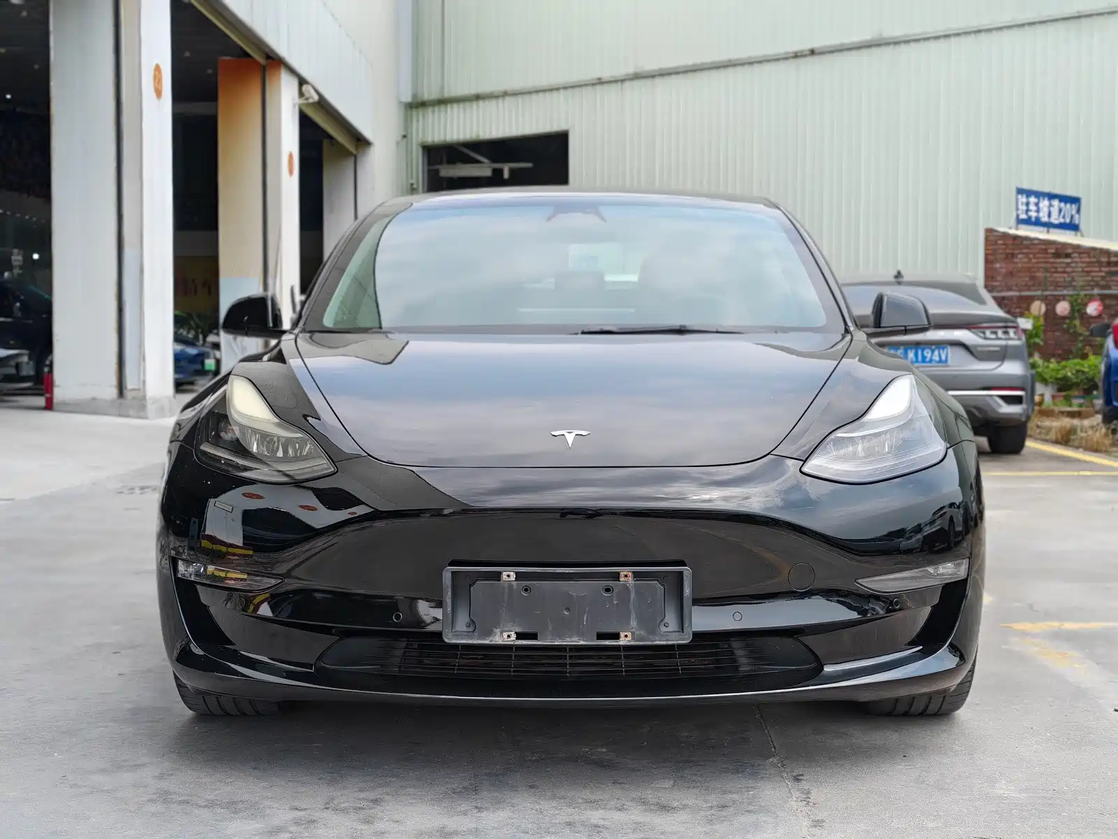 Фото 2 - Tesla Model 3