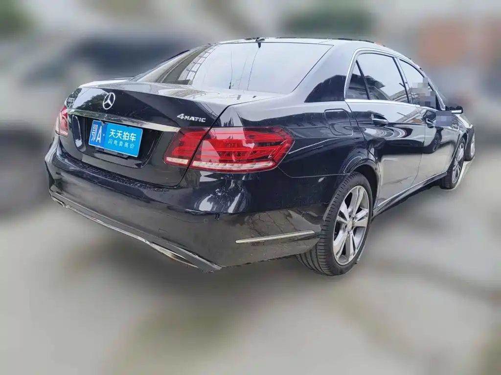 Фото 2 - Mercedes-Benz E-Class