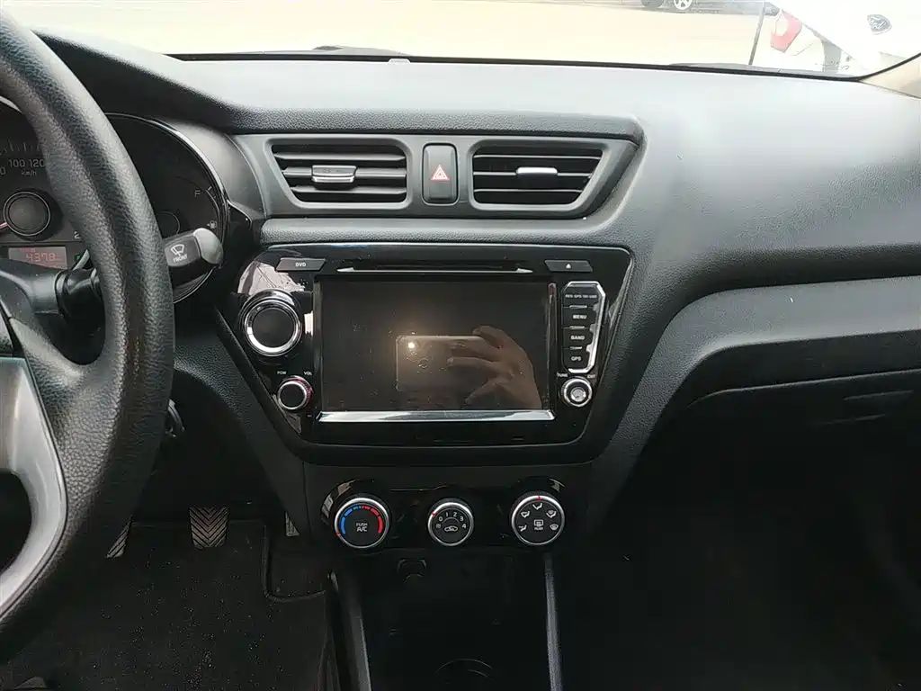 Kia K2 2015 Sedan 1.4L MT GLS фото 13