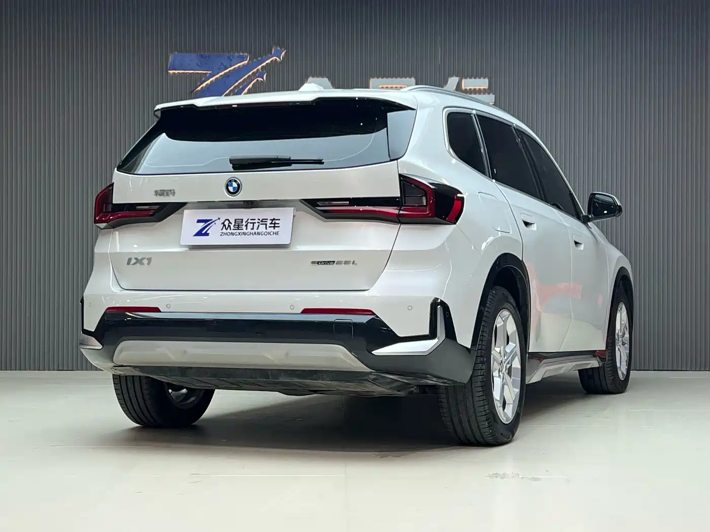 BMW iX1 2023 eDrive25L X Design Package фото 4