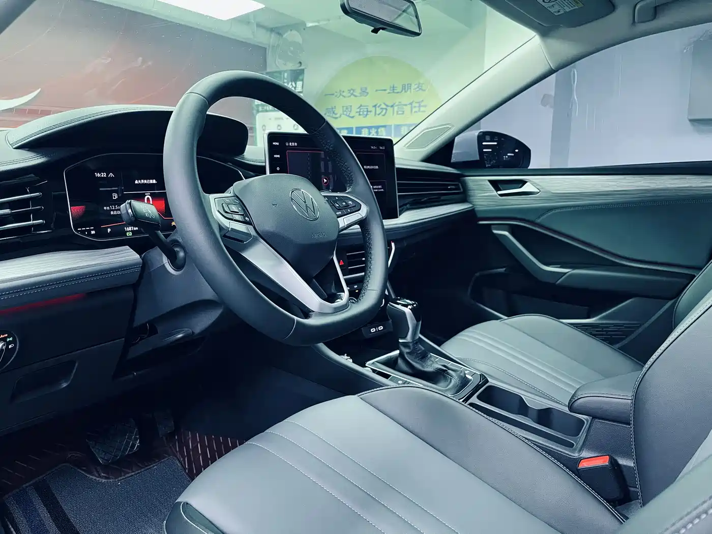 Volkswagen Sagitar 2025 Model Second Facelift 300TSI DSG Transcend Edition фото 7
