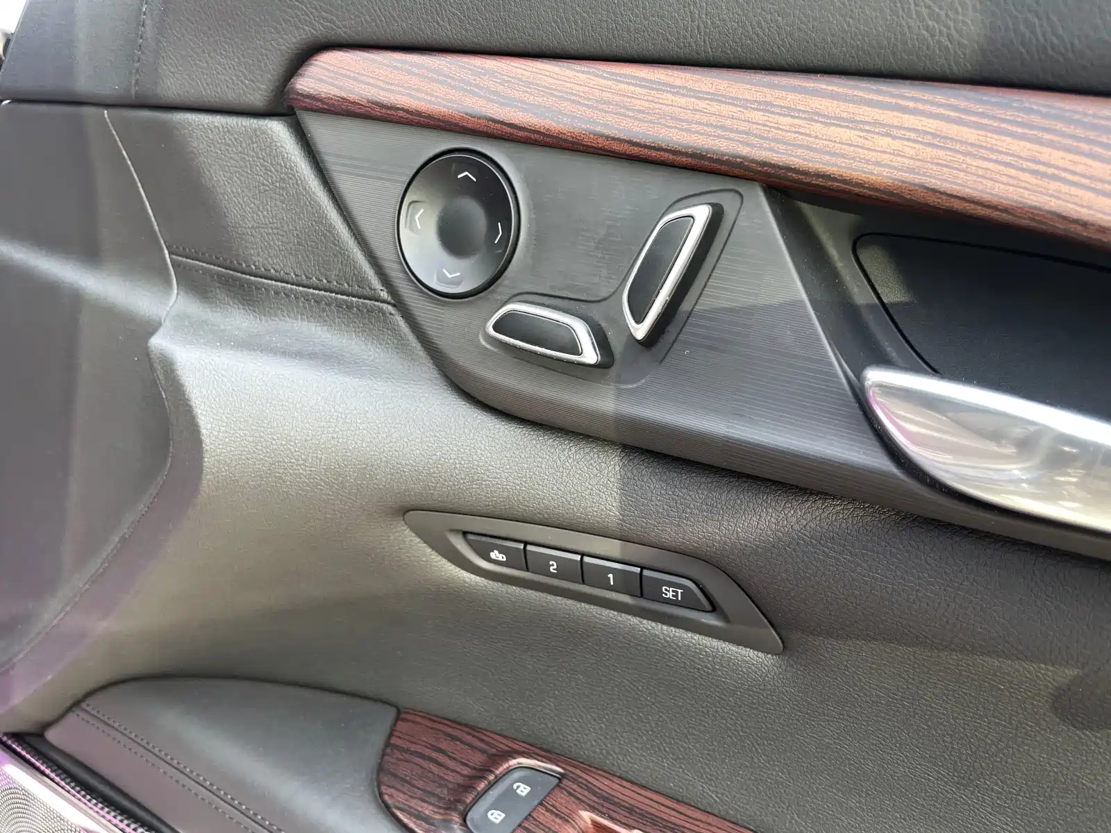 Фото 17 - Cadillac CT6