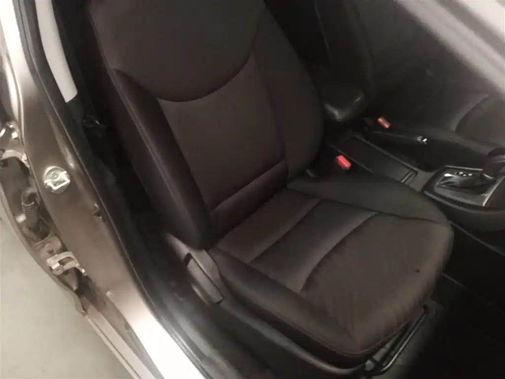 Hyundai Langdong 2012 1.6L Automatic Fashion фото 25
