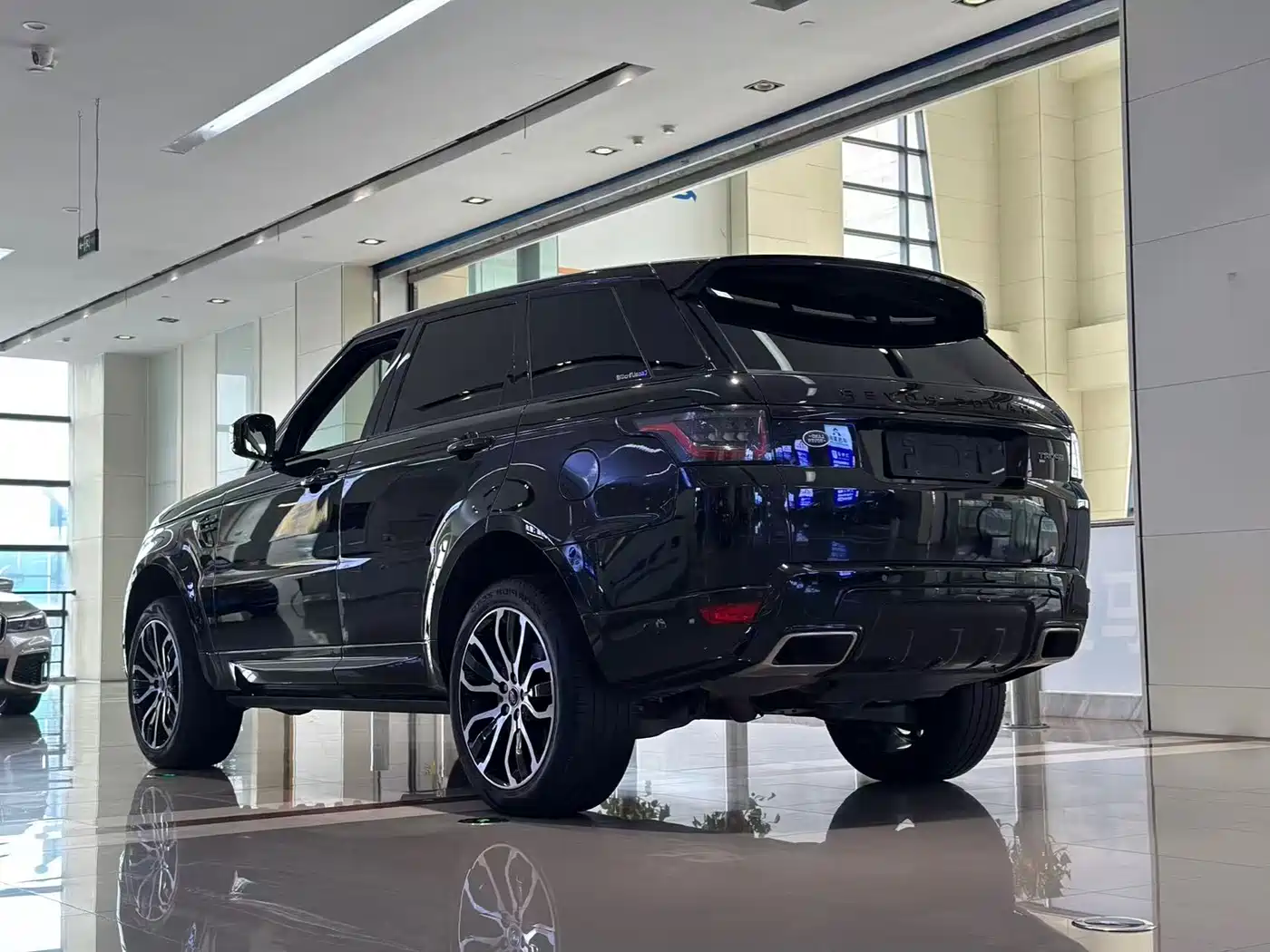 Land Rover Range Rover Sport 2021 3.0 L6 Gloss Black Edition фото 20